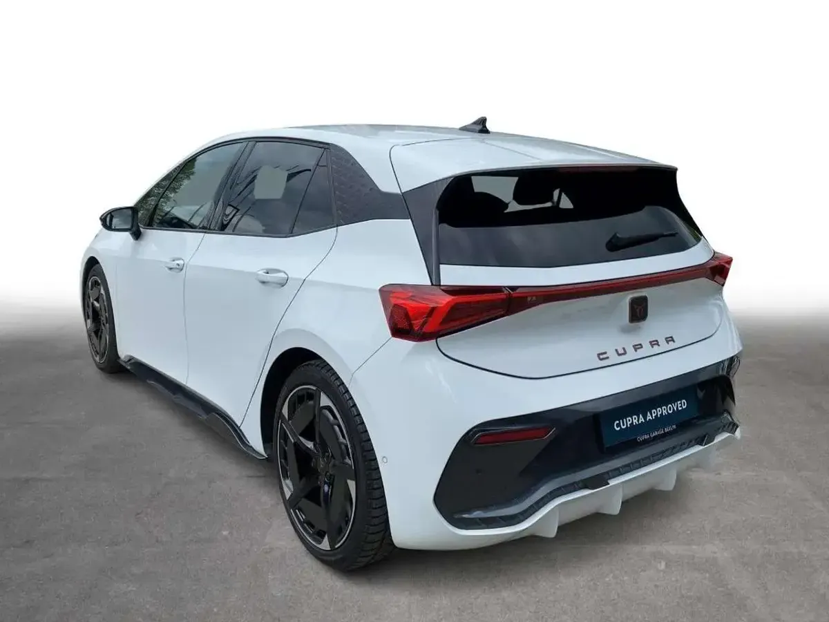 Używany Cupra Born 169 kW (231 KM) 2022 Biały Hatchback