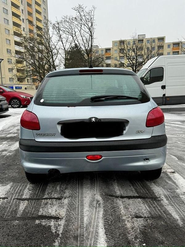 Gebraucht Peugeot 206 60 PS (44 kW) 2000 Silber Limousine