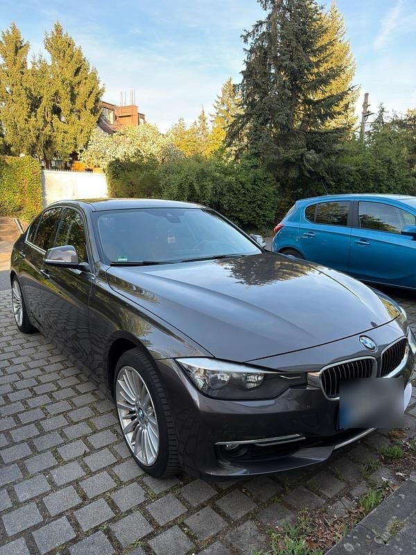 Second-hand BMW 328 245 CP (180 kW) 2013 Maro Berlinǎ