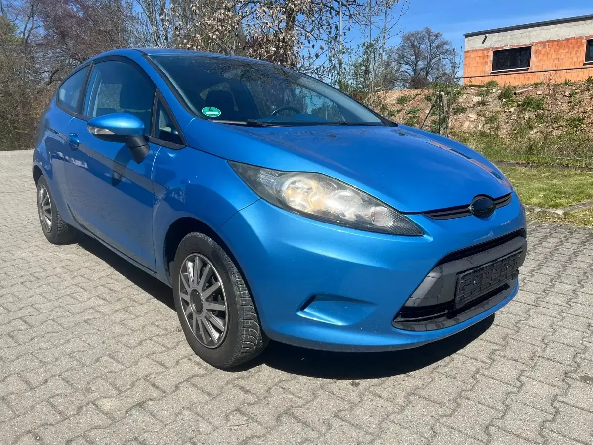 Używany Ford Fiesta 82 KM (60 kW) 2009 Niebieski Hatchback