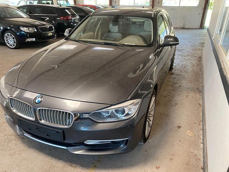 Grau Gebraucht 2014 BMW 330 Luxury Line Kombi | 8.100 € (Superpreis) - Bild 1/4