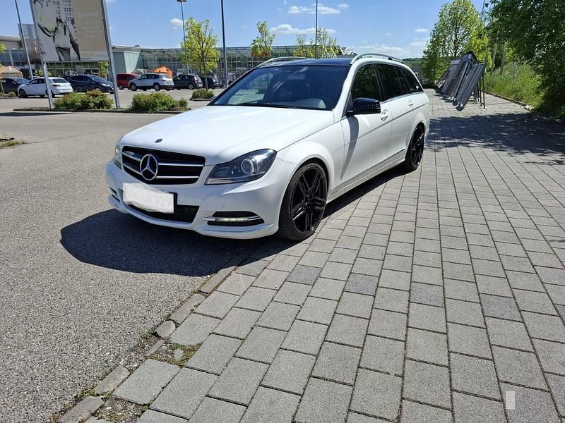 Weiß Gebraucht 2013 Mercedes C350 Avantgarde Kombi | 9.500 € (Fairer Preis) - Bild 1/4