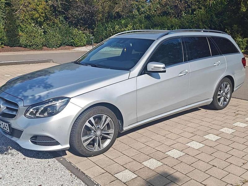 Gebraucht Mercedes E250 Avantgarde 204 PS (150 kW) 2015 Silber Kombi