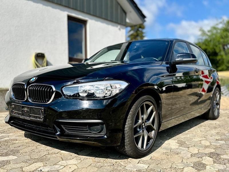 Schwarz Gebraucht 2018 BMW 118 Advantage Kleinwagen | 13.300 € (Fairer Preis) - Bild 1/4
