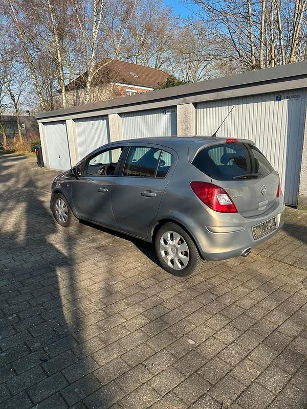 Gebraucht Opel Corsa Elegance 69 PS (50 kW) 2011 Braun Limousine