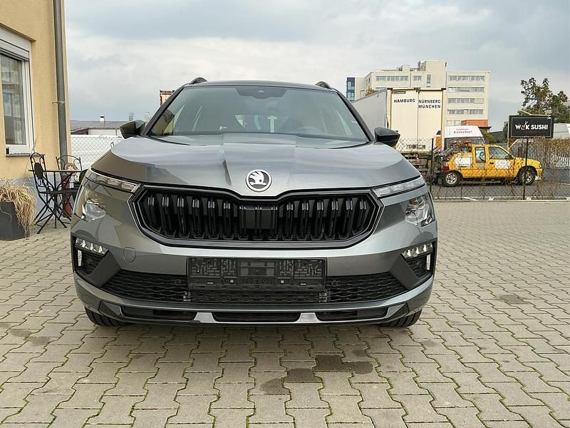 Neu Skoda Kamiq Monte Carlo 150 PS (110 kW) 2026 Graphitegrau metallic / color concept black SUV