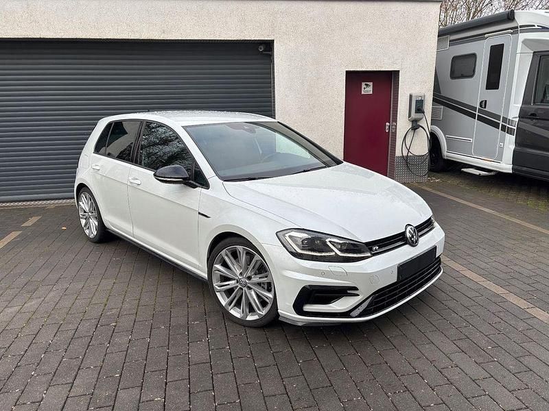 Weiß Gebraucht 2018 VW Golf R Limousine | 25.900 € (Etwas zu teuer) - Bild 1/4