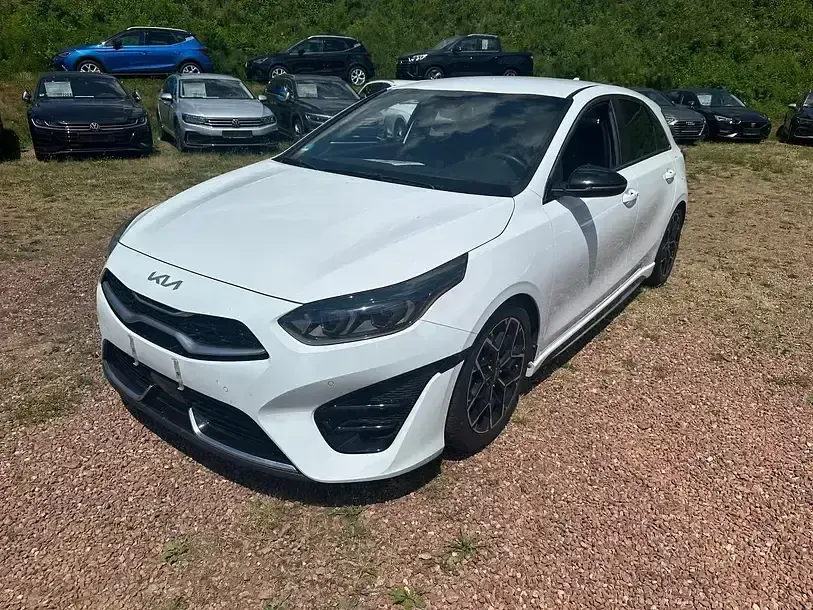 Gebraucht Kia Ceed GT GT-Line 160 PS (117 kW) 2022 Cararraweiss Limousine