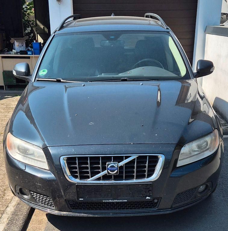 Grau Gebraucht 2008 Volvo V70 Summum Kombi | 5.300 € (Etwas zu teuer) - Bild 1/4