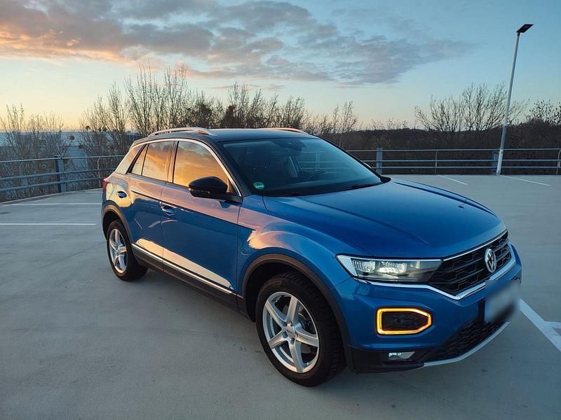 Gebraucht VW T-Roc Style 150 PS (110 kW) 2018 Blau SUV