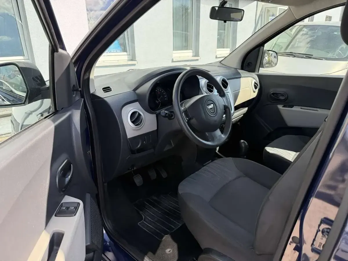 Gebraucht Dacia Lodgy Ambiance 83 PS (61 kW) 2013 Blau marine Van / Kleinbus