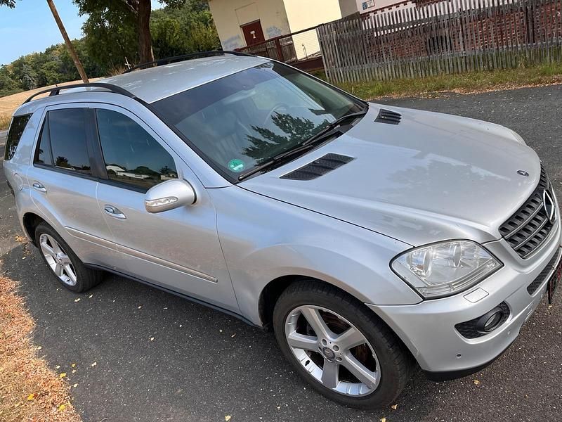 Silber Gebraucht 2006 Mercedes ML320 SUV | 5.000 € (Guter Preis) - Bild 1/4