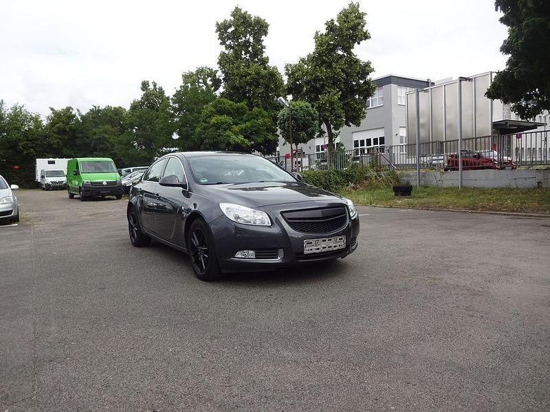 Gebraucht Opel Insignia Basis 116 PS (85 kW) 2009 Grau Limousine