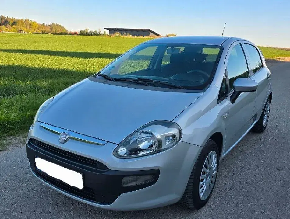 Gebraucht Fiat Punto Active 69 PS (50 kW) 2011 Silber Kleinwagen