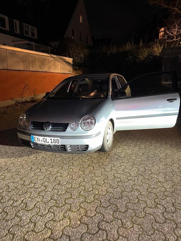 Silber Gebraucht 2003 VW Polo Kleinwagen | 950 € (Guter Preis) - Bild 1/4