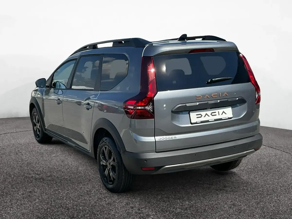 Neu Dacia Jogger Extreme 101 PS (74 kW) 2025 Dolomitgrau Van / Kleinbus
