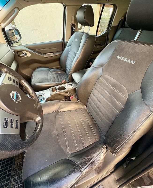 Gebraucht Nissan Navara 231 PS (169 kW) 2014 Grau Pickup