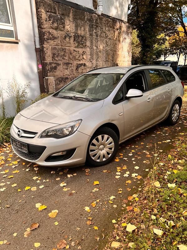 Silber Gebraucht 2013 Opel Astra Kombi | 2.600 € (Superpreis) - Bild 1/4