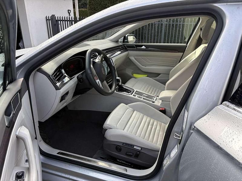 Gebraucht VW Passat GTE 218 PS (160 kW) 2022 Silber Kombi