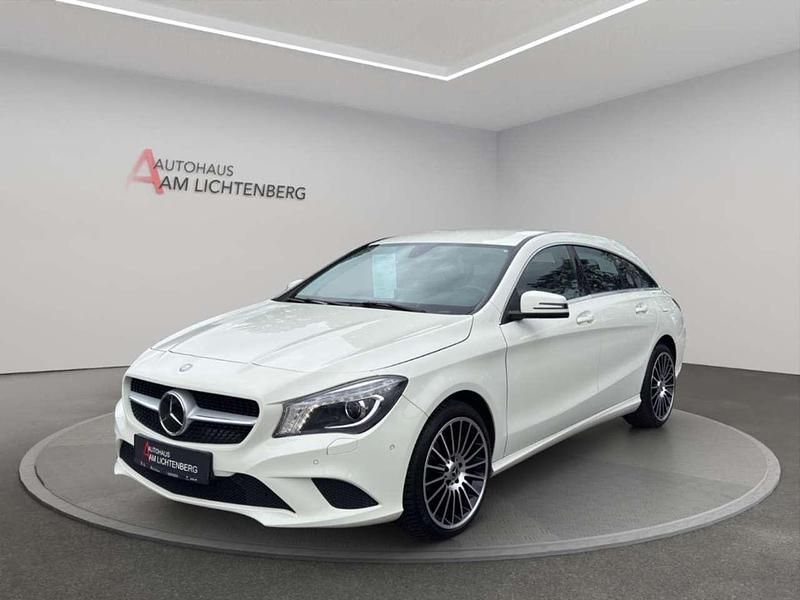 Calcitweiss/zirrusweiss Gebraucht 2015 Mercedes CLA180 Urban Limousine | 12.980 € (Guter Preis) - Bild 1/4