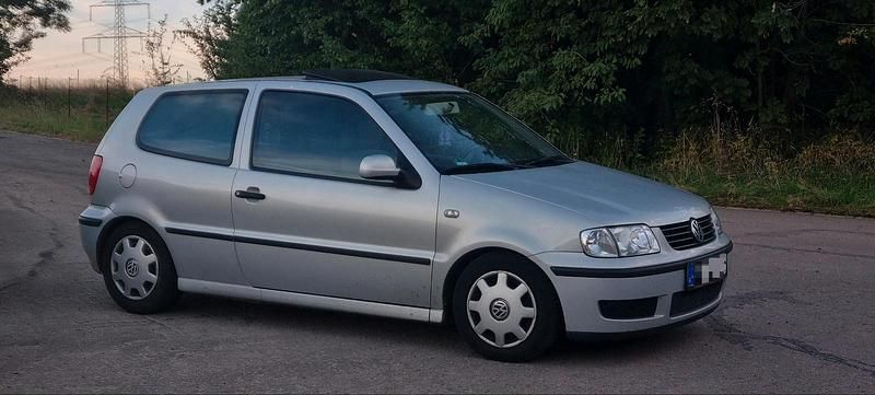 Silber Gebraucht 2000 VW Polo Kleinwagen | 1.500 € (Fairer Preis) - Bild 1/4