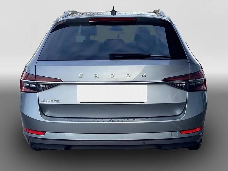 Gebraucht Skoda Superb Style 150 PS (110 kW) 2021 Grau Kombi