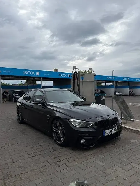 Gebraucht BMW 320 M Sport 184 PS (135 kW) 2012 Schwarz Limousine