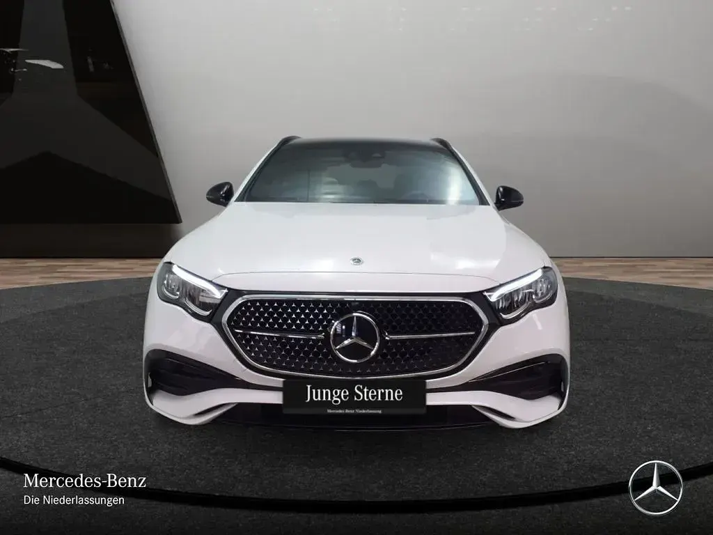 Gebraucht Mercedes E300 AMG 197 PS (144 kW) 2025 Weiß Limousine
