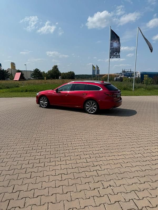 Rot Gebraucht 2019 Mazda 6 Sports-Line Kombi | 16.000 € (Fairer Preis) - Bild 1/4