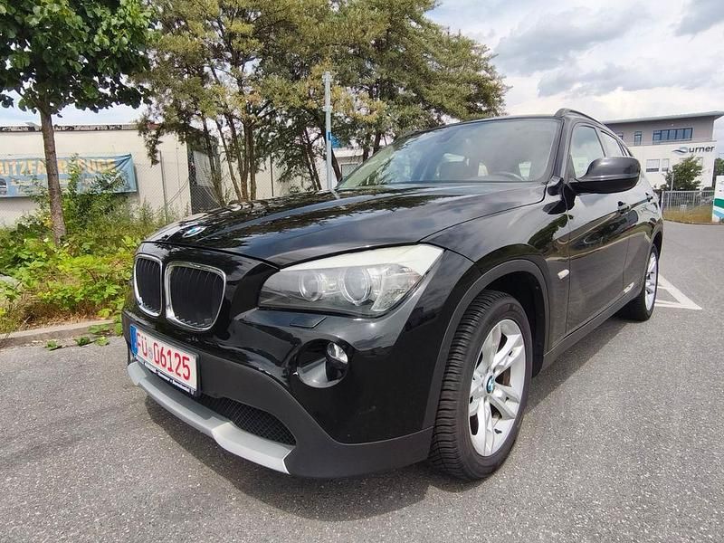 Schwarz Gebraucht 2011 BMW X1 Performance SUV | 6.100 € (Fairer Preis) - Bild 1/4