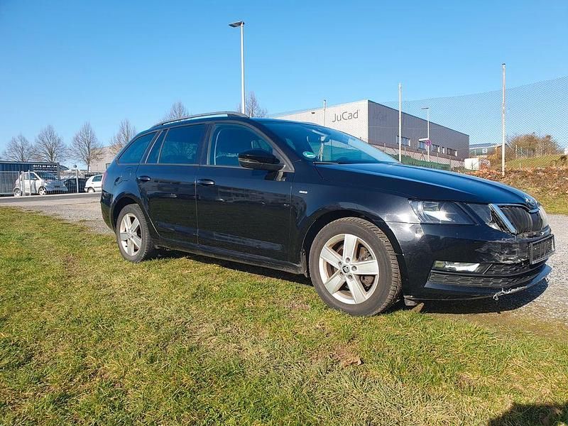 Gebraucht Skoda Octavia Clever 150 PS (110 kW) 2018 Schwarz Kombi