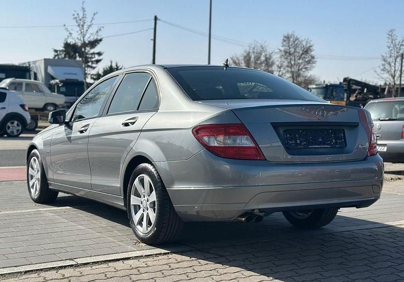 Gebraucht Mercedes C180 156 PS (114 kW) 2009 Silber Limousine