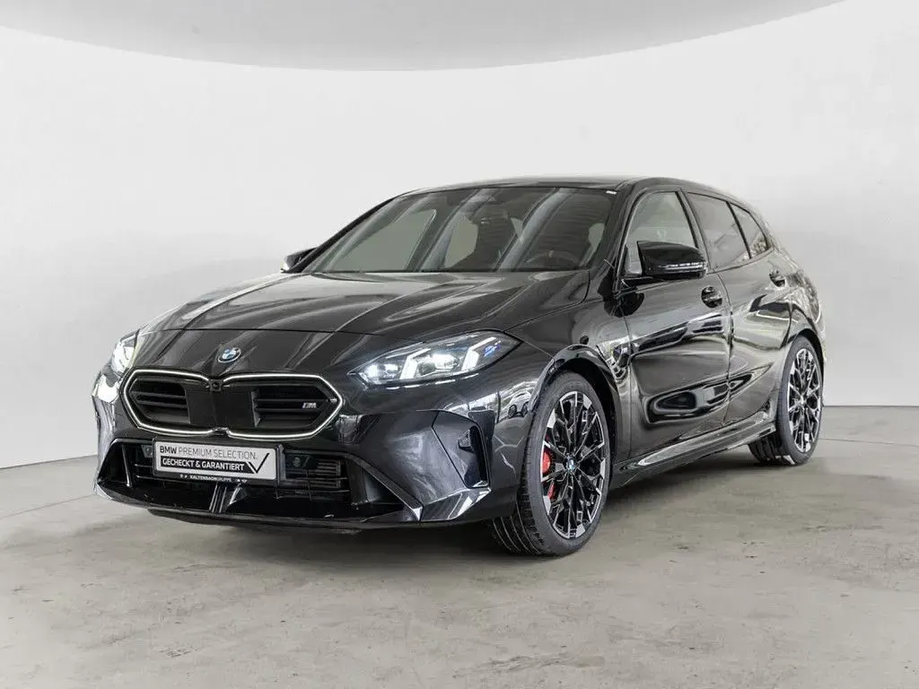 Używany BMW M135 Performance 300 KM (220 kW) 2025 Czarny Hatchback