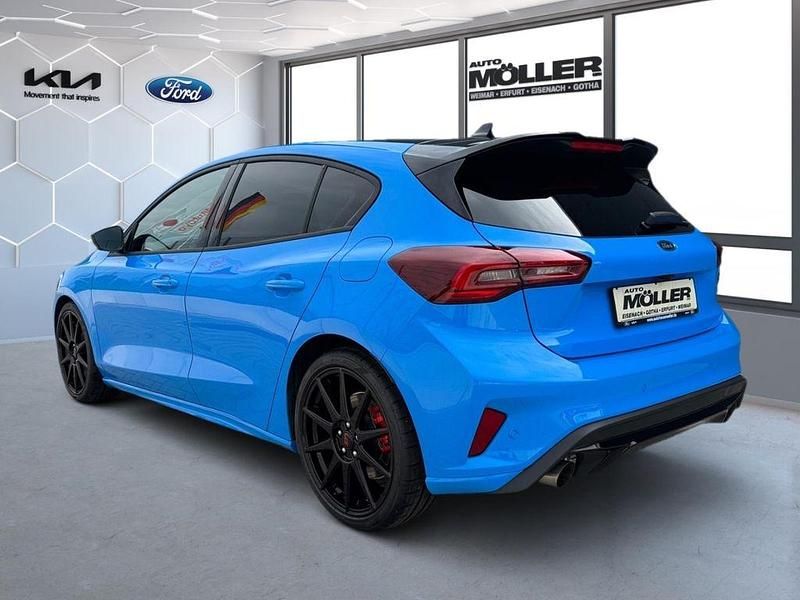Neu Ford Focus ST 280 PS (205 kW) 2025 Blau Limousine