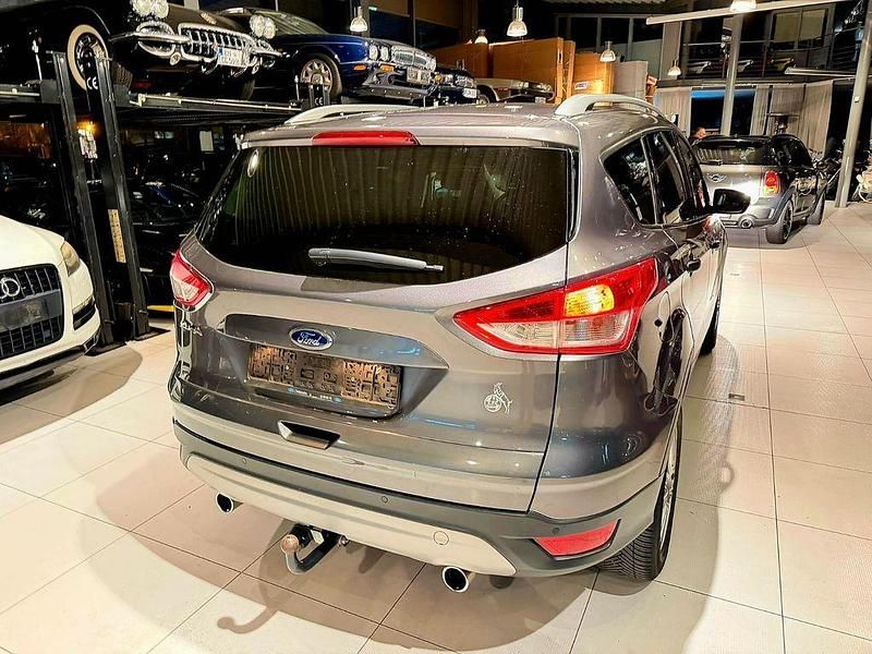 Gebraucht Ford Kuga Titanium 140 PS (102 kW) 2013 Grau SUV