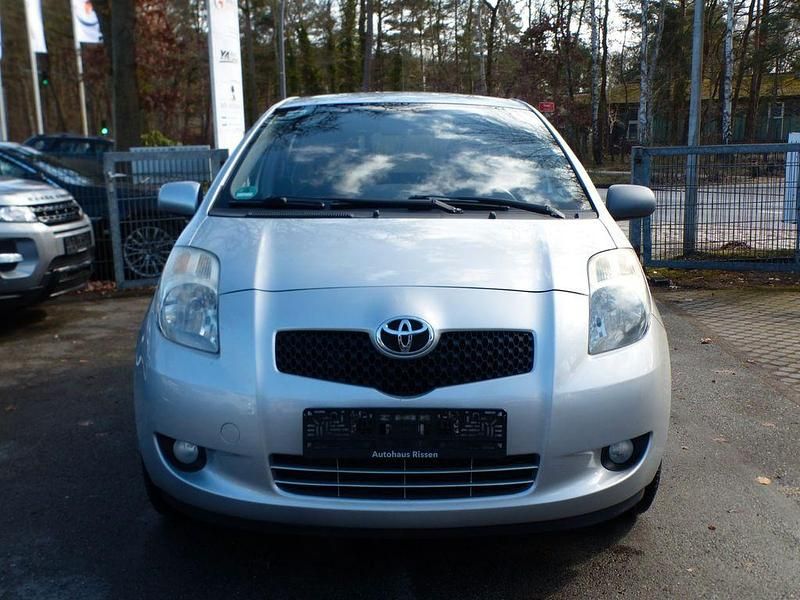 Gebraucht Toyota Yaris Sol 69 PS (50 kW) 2008 Silber Kleinwagen