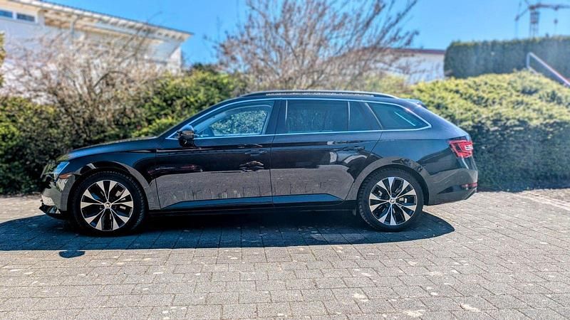 Gebraucht Skoda Superb 150 PS (110 kW) 2019 Schwarz Kombi