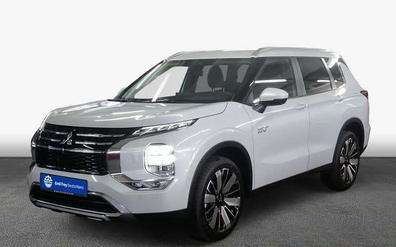 Weiß Neu 2025 Mitsubishi Outlander P-HEV Basis SUV | 51.942 € (Fairer Preis) - Bild 1/4