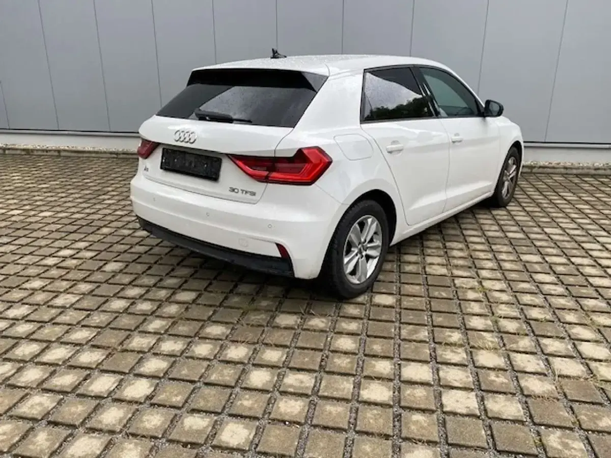 Gebraucht Audi A1 Sportback Ambiente 116 PS (85 kW) 2019 Cortinaweiß Kleinwagen