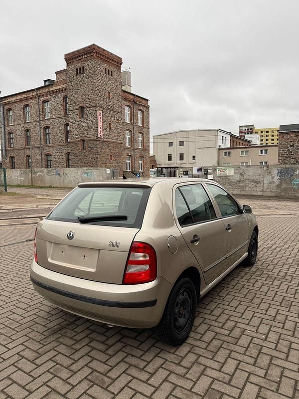 Gebraucht Skoda Fabia 75 PS (55 kW) 2004 Gold Limousine