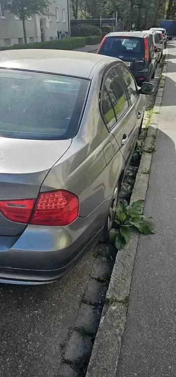 Gebraucht BMW 315 163 PS (119 kW) 2011 Grau Kleinwagen