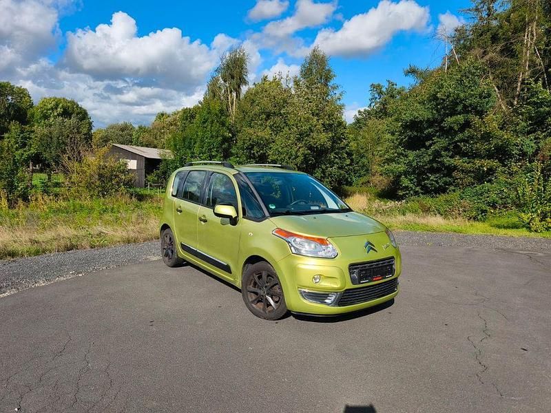 Grün Gebraucht 2010 Citroën C3 Picasso Van / Kleinbus | 2.999 € (Fairer Preis) - Bild 1/4