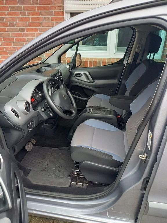 Gebraucht Peugeot TePee Active 99 PS (72 kW) 2015 Grau Van / Kleinbus