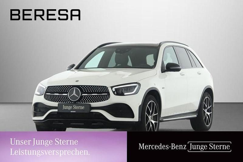 Weiß Gebraucht 2021 Mercedes GLC300e AMG SUV | 42.480 € (Fairer Preis) - Bild 1/3