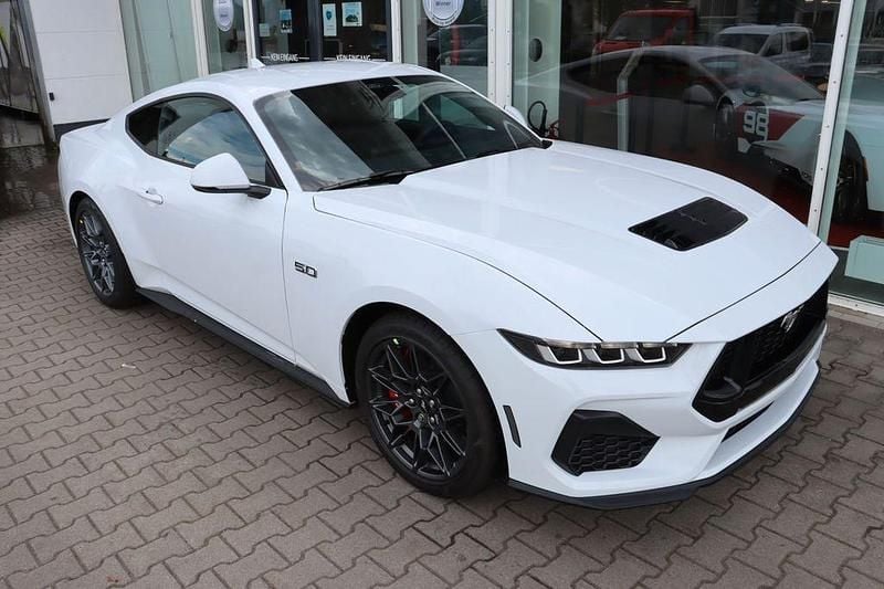 Neu Ford Mustang GT Fastback 446 PS (328 kW) 2026 Oxford white Coupé
