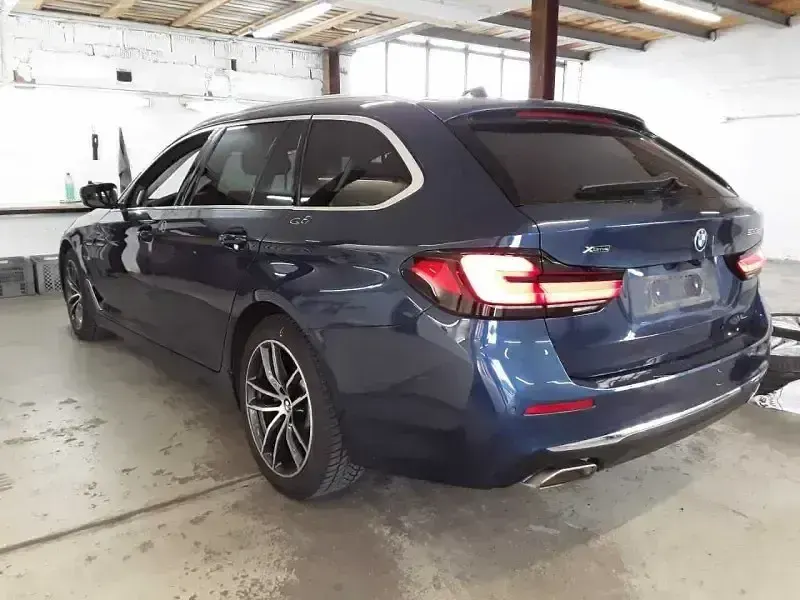 Gebraucht BMW 530 Luxury Line 292 PS (214 kW) 2021 Blau phytonicblau metallic (metallic) Kombi