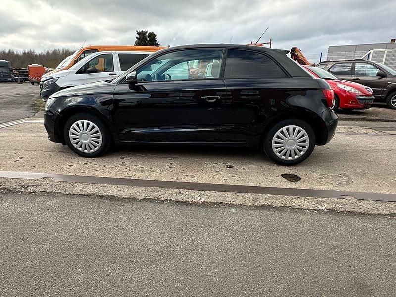 Gebraucht Audi A1 Attraction 86 PS (63 kW) 2011 Schwarz Kleinwagen