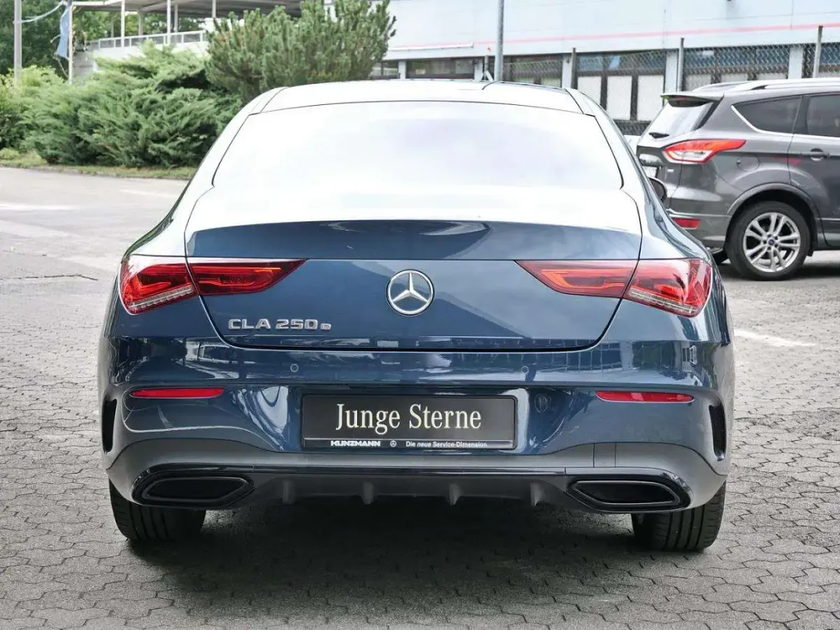 Gebraucht Mercedes CLA250e AMG 218 PS (160 kW) 2021 Blau Coupé