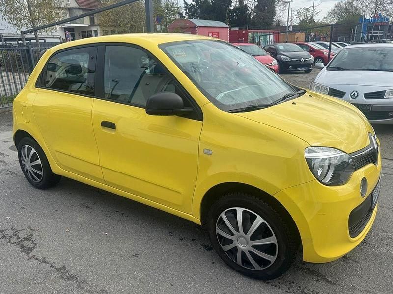 Second-hand Renault Twingo Expression 71 CP (52 kW) 2015 Galben Hatchback