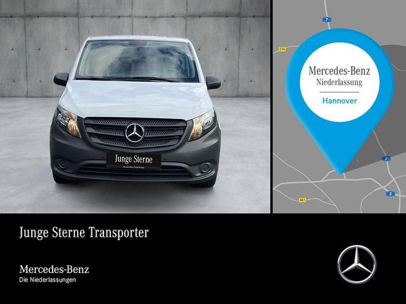 Weiß Gebraucht 2024 Mercedes Vito Van / Kleinbus | 35.081 € (Fairer Preis) - Bild 1/4